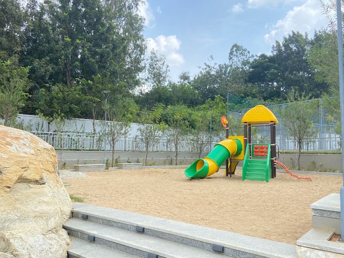 26-PLAY AREA