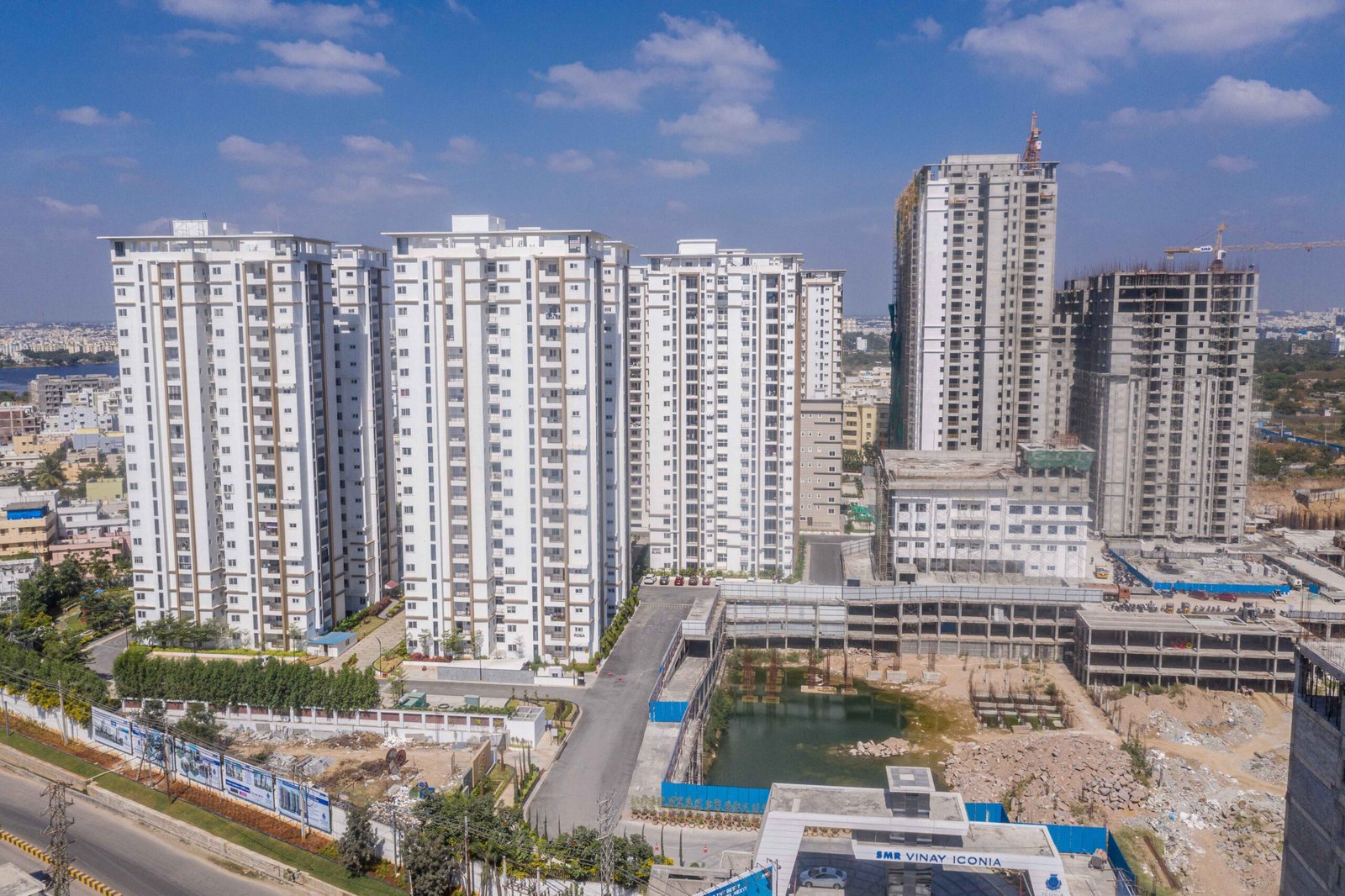 smr-vinay-iconia-kondapur-hyderabad-residential-project-overview-scaled